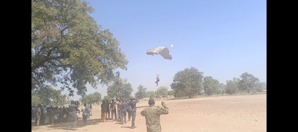 atterrissage des parachutes Commando